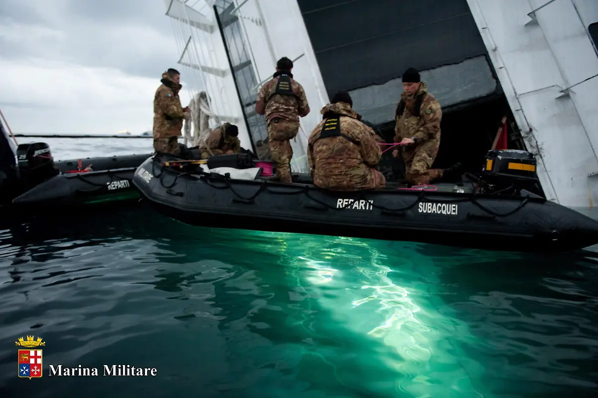 32nv4740-jpg937334324409170803