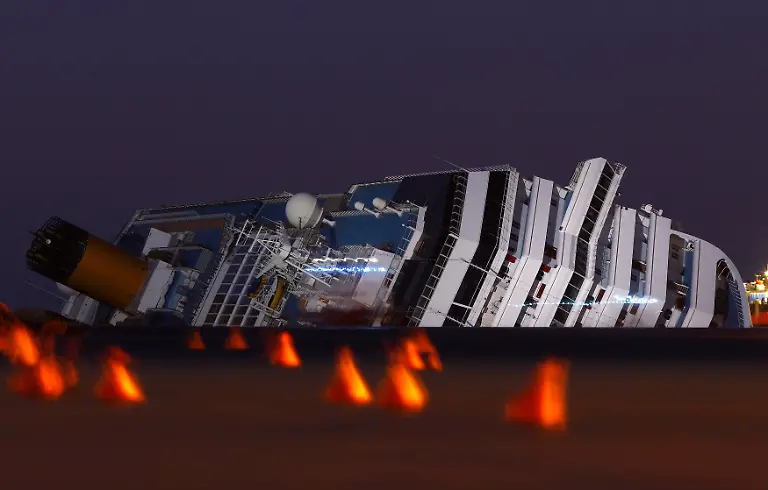 2012-01-24T182756Z-01-TGN202-RTRMDNP-3-ITALY-SHIP-JPG1491778445592664727