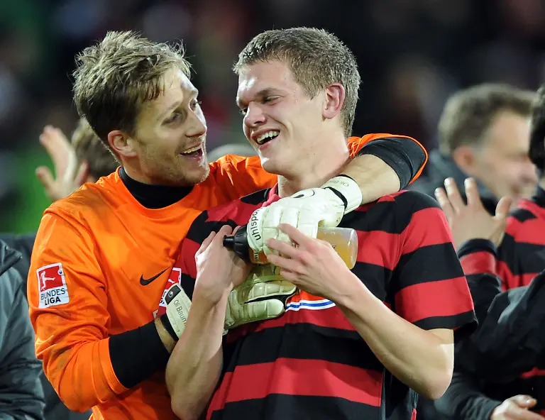 32lt4927-jpg2987306556463502922