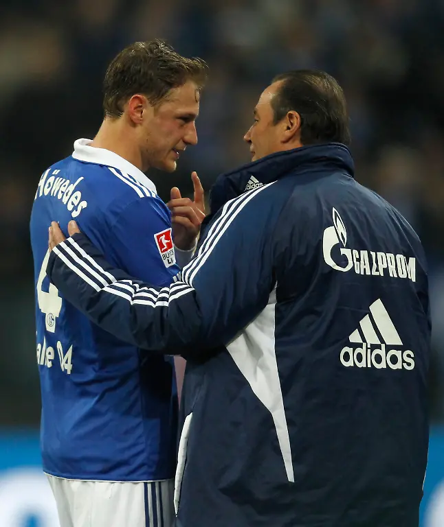 2012-01-21T154116Z-01-INA12-RTRMDNP-3-SOCCER-GERMANY-JPG7152191315241702574