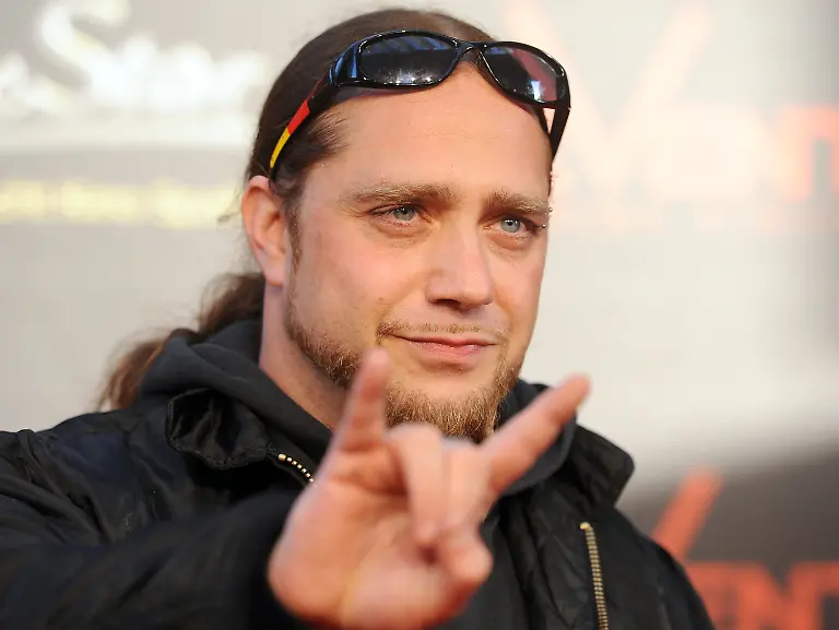 32kx4341-jpg7268917656524377221