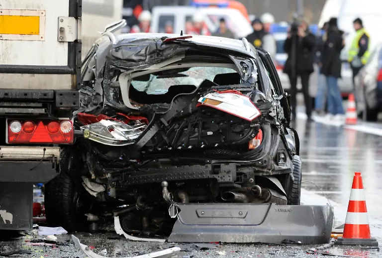 2012-01-20T145323Z-01-FBI10-RTRMDNP-3-GERMANY-JPG1861783809226449942