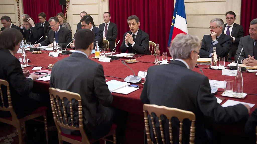 2012-01-18T085745Z-01-LBO427-RTRMDNP-3-FRANCE-LABOUR-JPG2803735194008842707