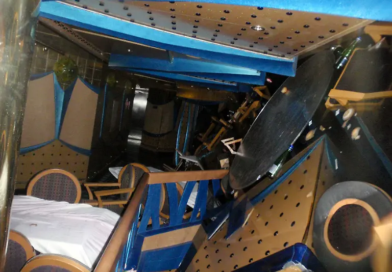 2012-01-16T163730Z-01-SRE122-RTRMDNP-3-ITALY-SHIP-JPG2403568928326259210