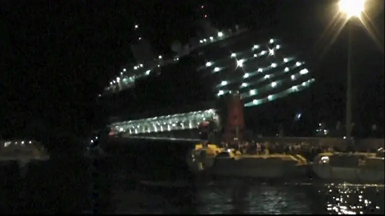 2012-01-15T174943Z-01-SIN901-RTRMDNP-3-ITALY-SHIP-JPG9123916859502767806