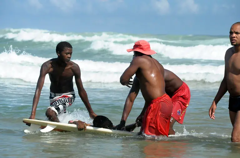 2012-01-16T121932Z-01-MSH03-RTRMDNP-3-SAFRICA-JPG2975829913806787153