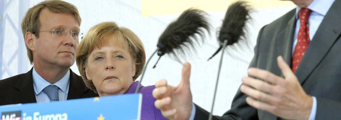 Stecken die Köpfe oft zusammen: Ronald Pofalla und Angela Merkel.