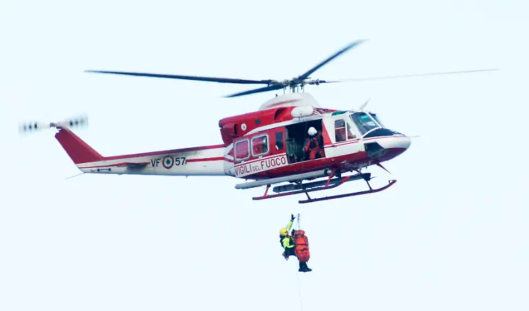 2012-01-15T135358Z-01-SRE312-RTRMDNP-3-ITALY-SHIP-JPG2783562102774928619