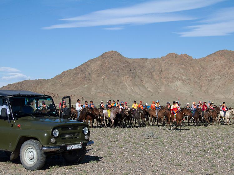 Jugendsport im Pferdeland: Beim Nadaam-Fest in der Mongolei reiten Kinder zwischen 6 und 12 Jahren um die Wette.