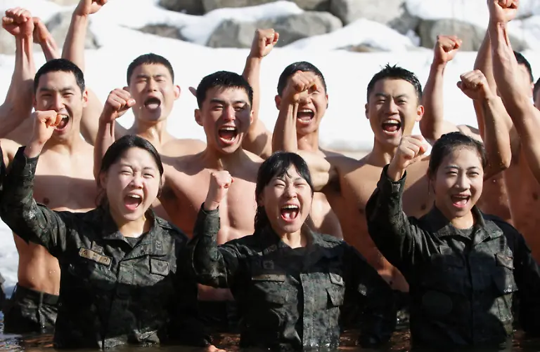 2012-01-11T074322Z-01-SEO211-RTRMDNP-3-KOREA-JPG4903789619425294490