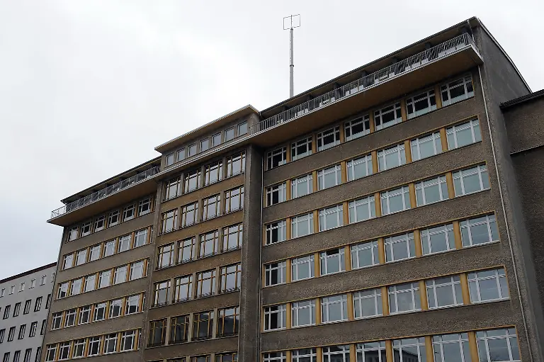 32eq0023-jpg7970510966830141571