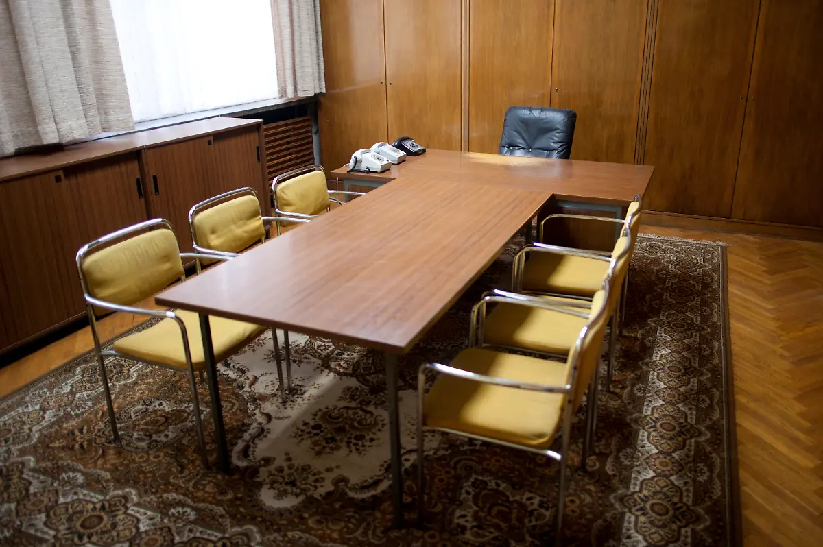 1326282840-jpg1949848823673643038