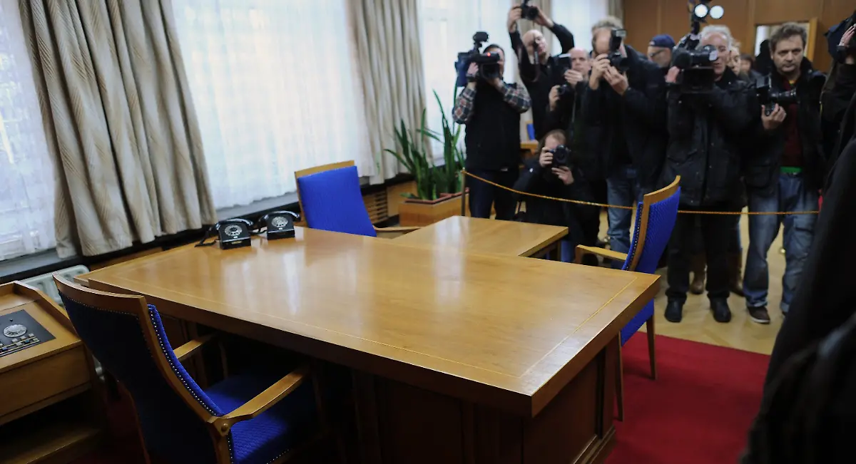 32f12945-jpg7575512936241500235