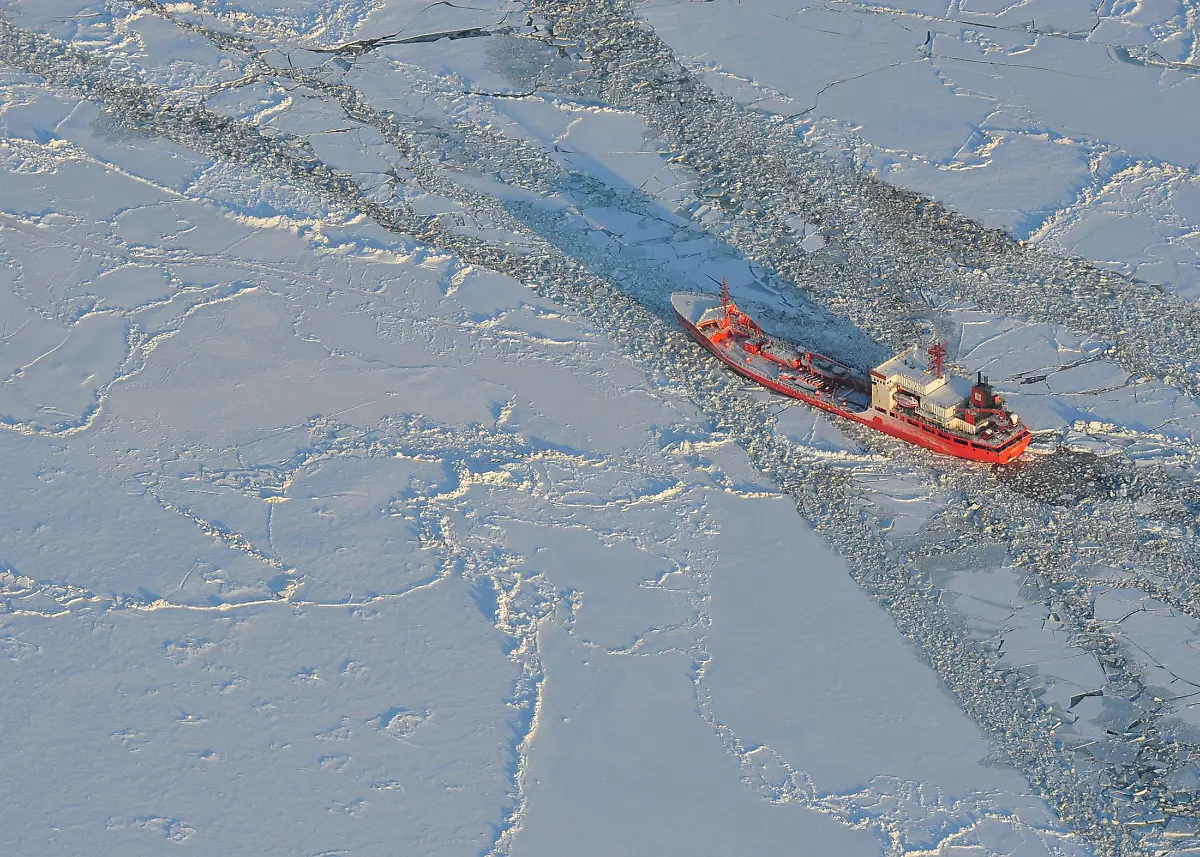 2012-01-09T155434Z-01-TOR503-RTRMDNP-3-ICEBREAKER-RUSSIA-JPG2799926923922527723