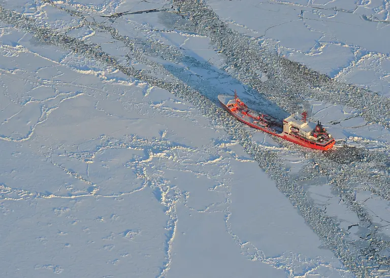 2012-01-09T155434Z-01-TOR503-RTRMDNP-3-ICEBREAKER-RUSSIA-JPG2799926923922527723
