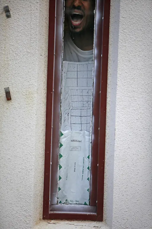 1326171322-jpg5678724493055872781