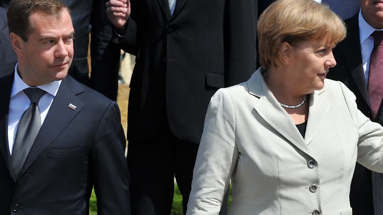 Angela Merkel und  Dmitri Medwedew wollen nicht immer einer Meinung sein.