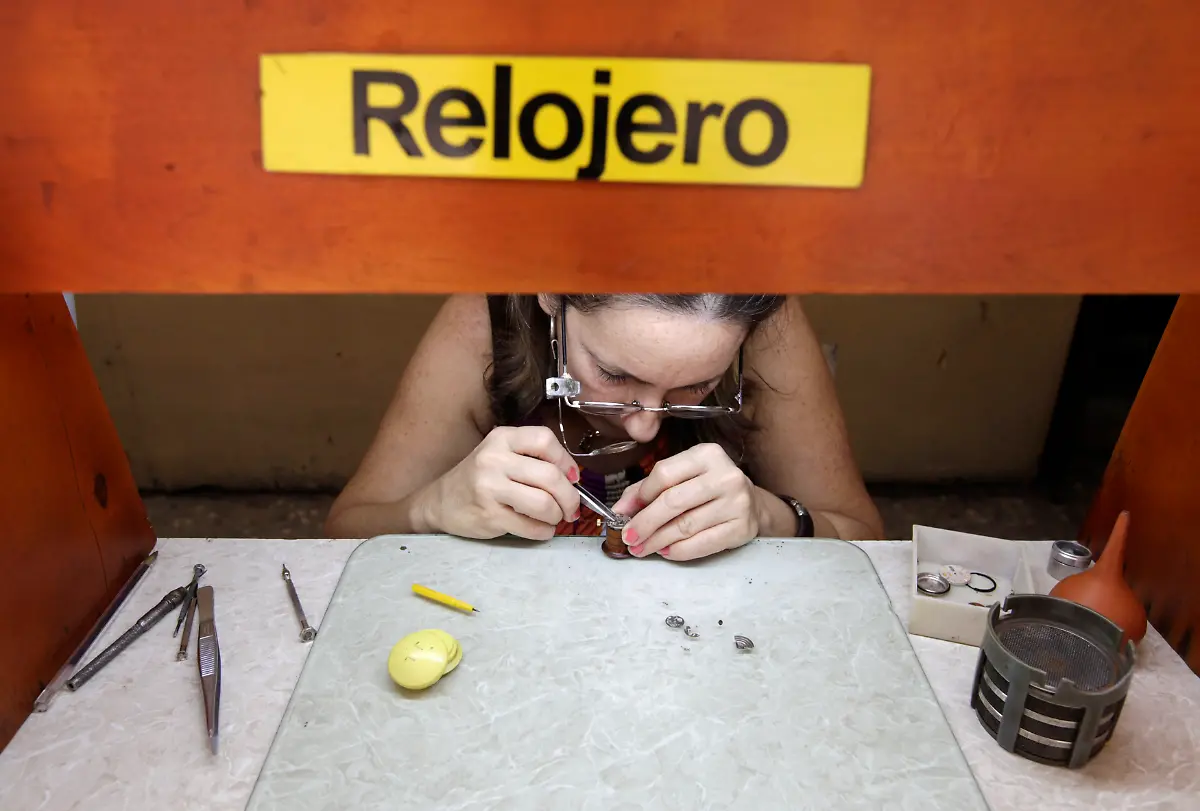 2011-12-27T174220Z-01-EOC02-RTRMDNP-3-CUBA-REFORM-JPG8080338064578769154