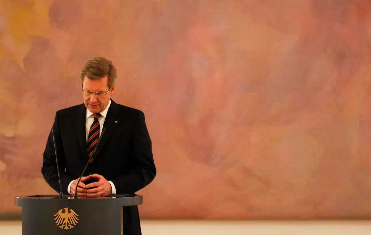 2011-12-22T154650Z-01-BER324-RTRMDNP-3-GERMANY-JPG7553063555428238367