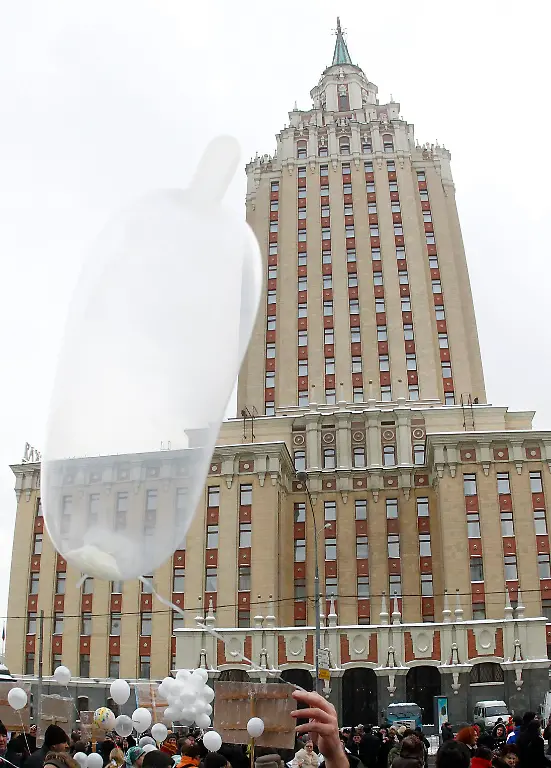 2011-12-24T105837Z-01-MOS06-RTRMDNP-3-RUSSIA-JPG1645547095894302650