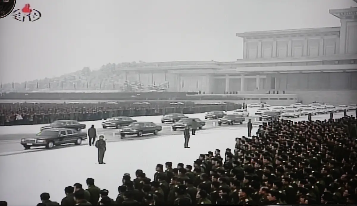 325j1114-jpg5443956924452778376