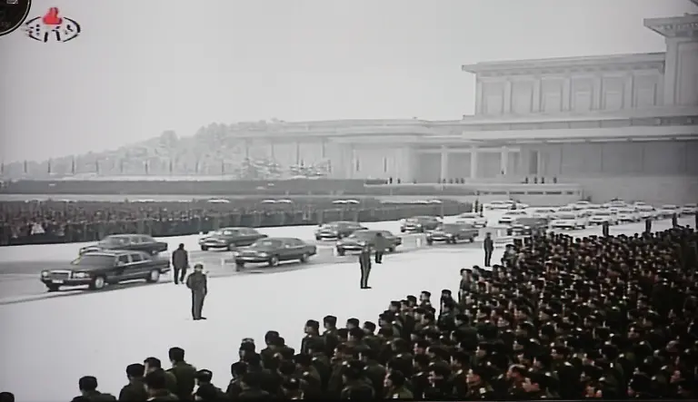 325j1114-jpg5443956924452778376