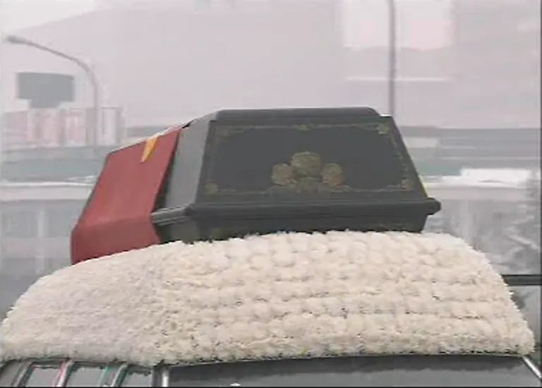 2011-12-28T071433Z-01-KRT03-RTRMDNP-3-KOREA-NORTH-FUNERAL-JPG8977238981168396791