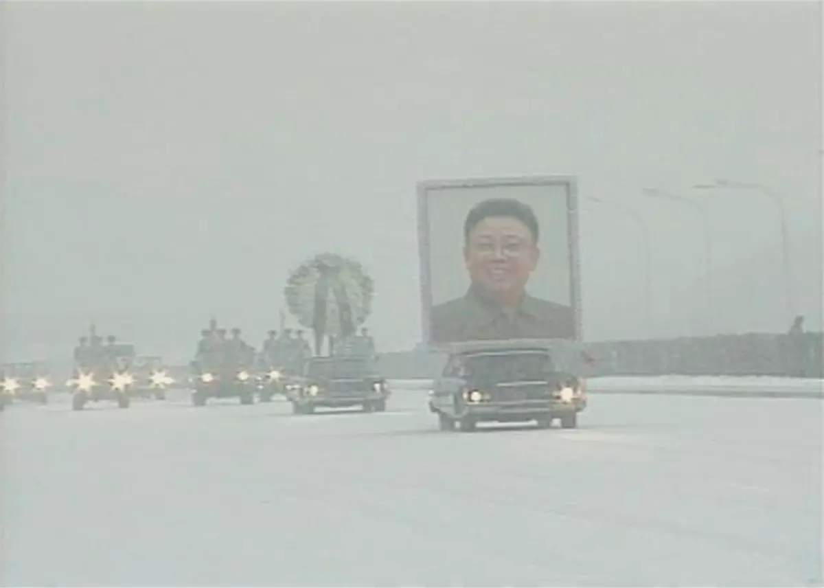 2011-12-28T071530Z-01-KRT04-RTRMDNP-3-KOREA-NORTH-FUNERAL-JPG7767266216620682610