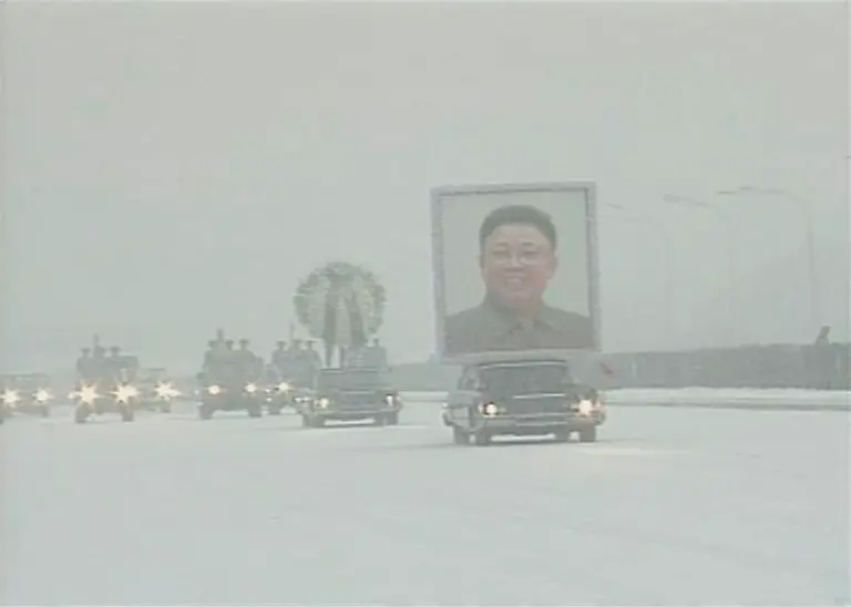 2011-12-28T071530Z-01-KRT04-RTRMDNP-3-KOREA-NORTH-FUNERAL-JPG7767266216620682610