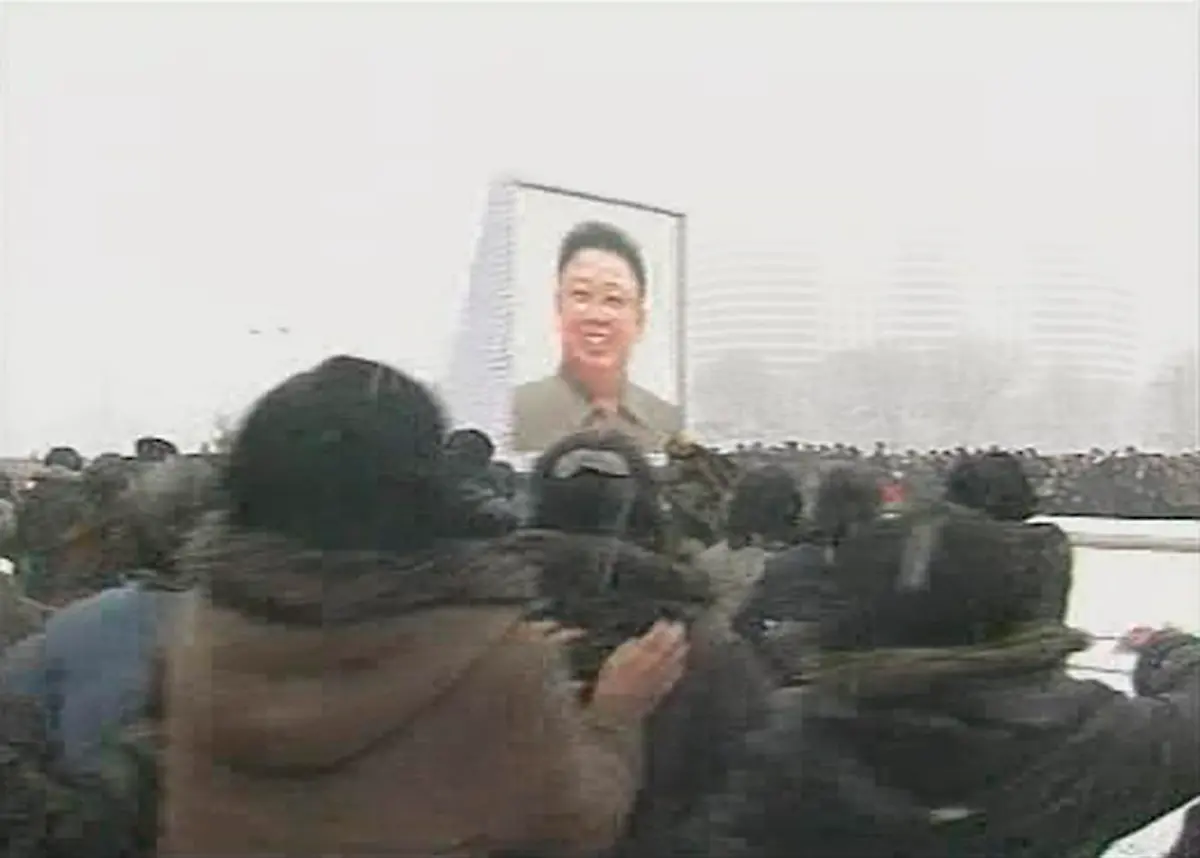 2011-12-28T071555Z-01-KRT05-RTRMDNP-3-KOREA-NORTH-FUNERAL-JPG2965846262235156292