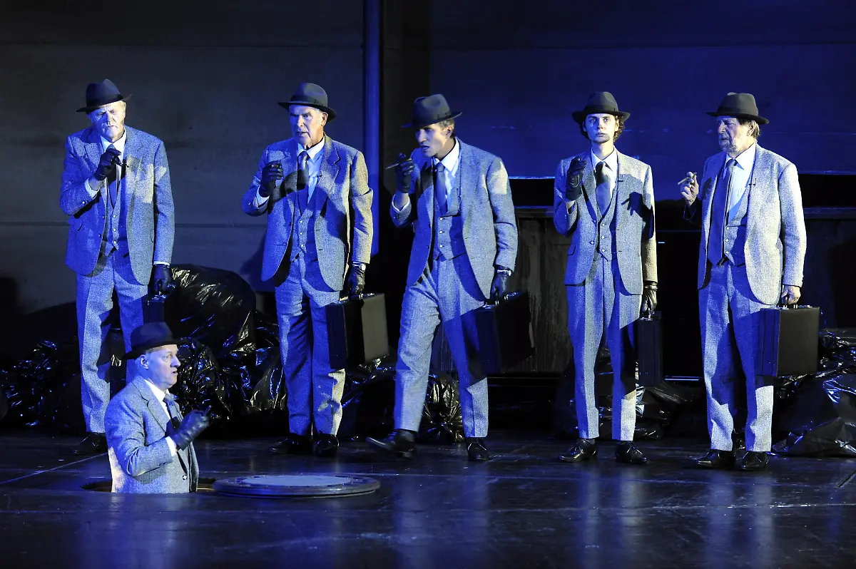 Momo-die-grauen-Herren-2