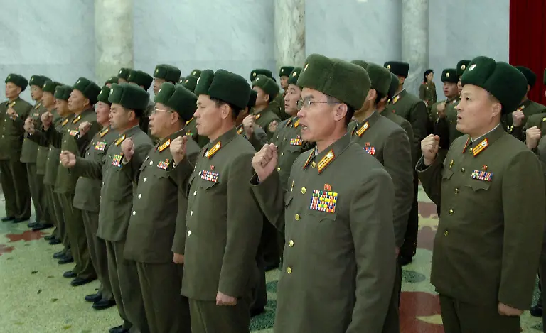 2011-12-20T131424Z-01-PYO06-RTRMDNP-3-KOREA-NORTH-JPG3180670597699357737