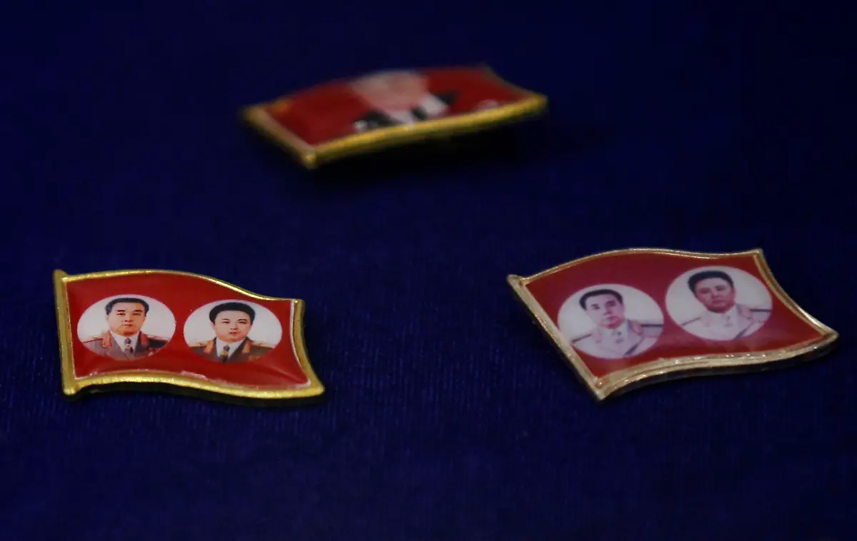 2011-12-20T085702Z-01-SEO711-RTRMDNP-3-KOREA-NORTH-JPG2295271131219855488