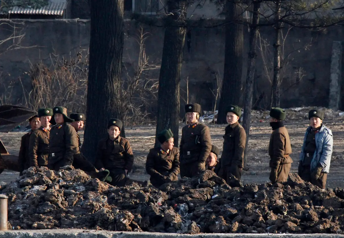 2011-12-20T094834Z-01-PEK904-RTRMDNP-3-KOREA-NORTH-JPG8168917851200956477