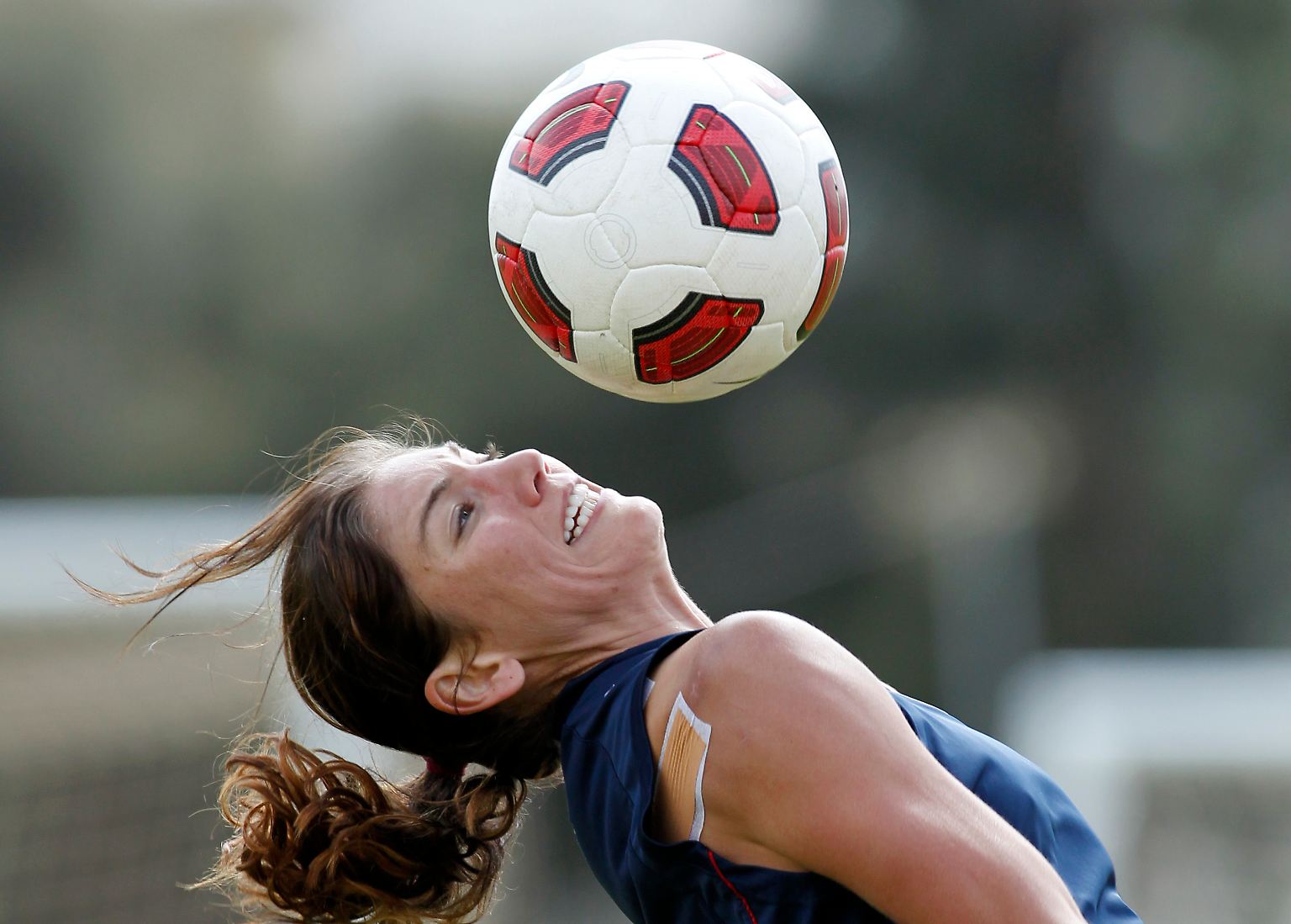 Eine Frau und ihr Ball. 