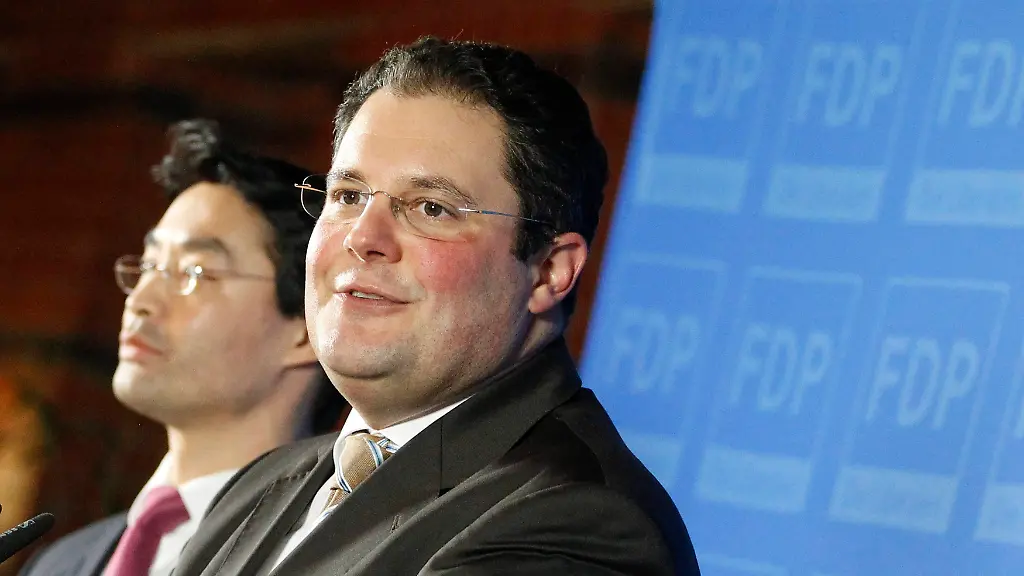 2011-12-14T180330Z-01-BER06-RTRMDNP-3-GERMANY-JPG4568233008351890486