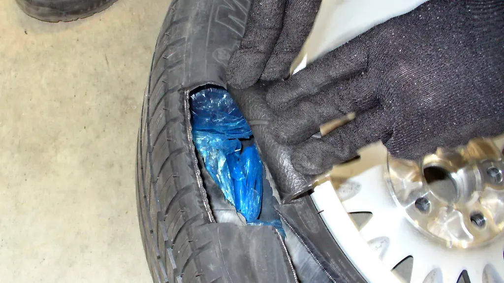 1323775656-jpg6561404487390805050