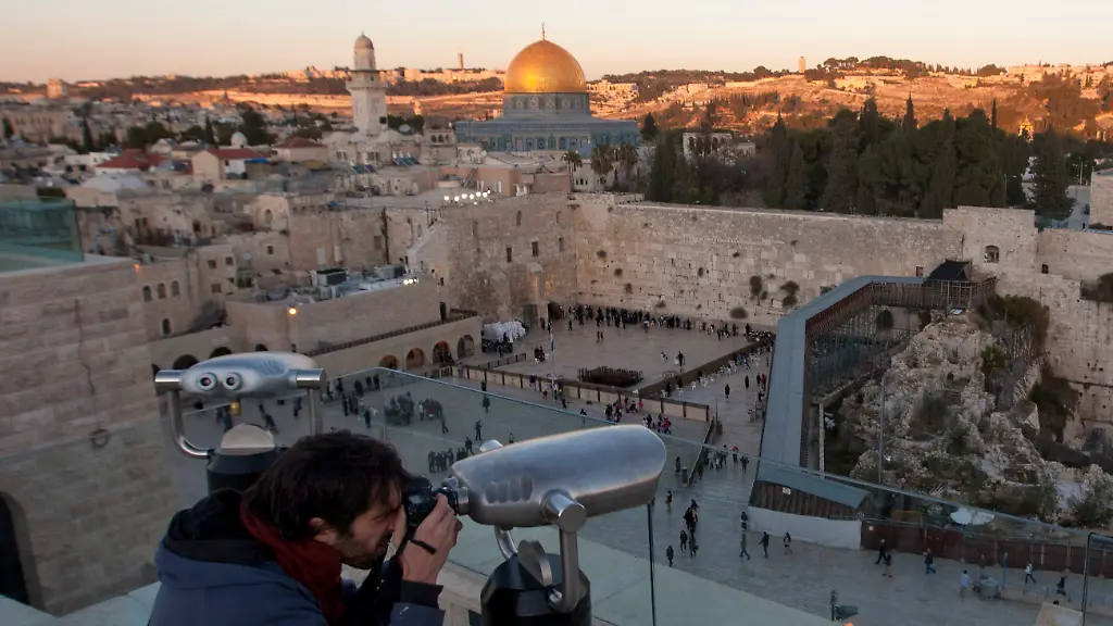 1323706750-jpg7632380445345076744