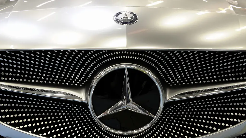 1323096104-jpg2106501210786897535