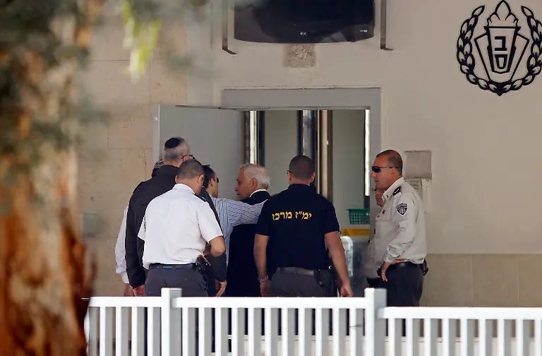 2011-12-07T090647Z-01-JER03-RTRMDNP-3-ISRAEL-KATSAV-JPG8356473743938282340