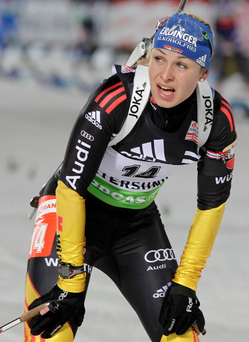 2011-12-01T185538Z-01-RSS13-RTRMDNP-3-BIATHLON-JPG7141139992992417930