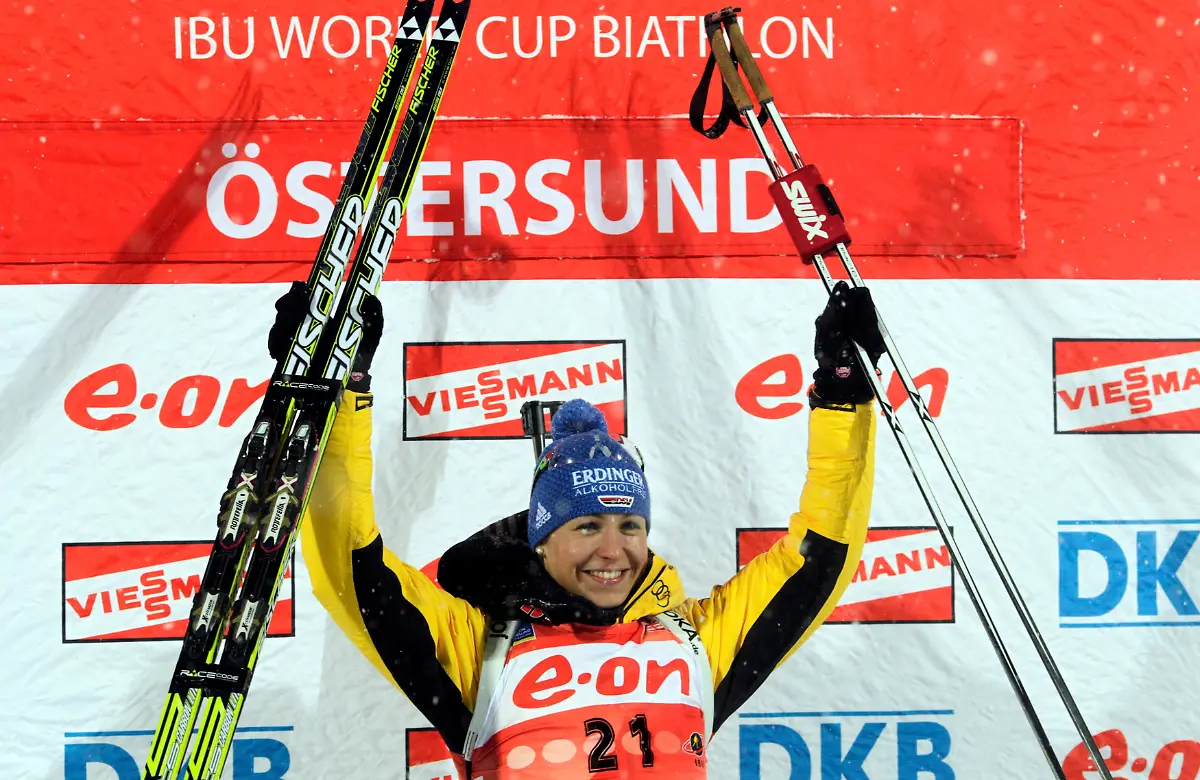 2011-12-03T151446Z-01-RSS22-RTRMDNP-3-BIATHLON-JPG5161222228036813045