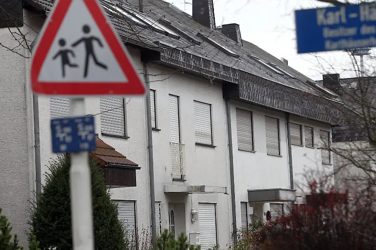 31pq5209-jpg6982381138010677658