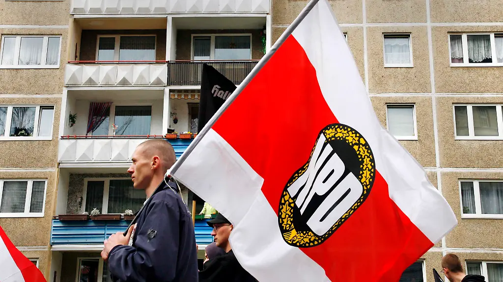 1322723844-jpg3334907547686154171