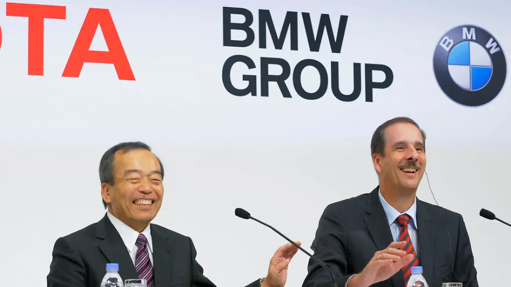 2011-12-01T123129Z-01-TOK801-RTRMDNP-3-TOYOTA-BMW-JPG2216244959355844529