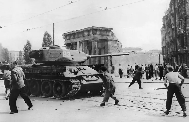 Heesters-DDR-Aufstand-170653