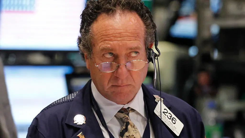 2011-11-28T221245Z-01-NYK513-RTRMDNP-3-USA-MARKETS-JPG3038200409783437146