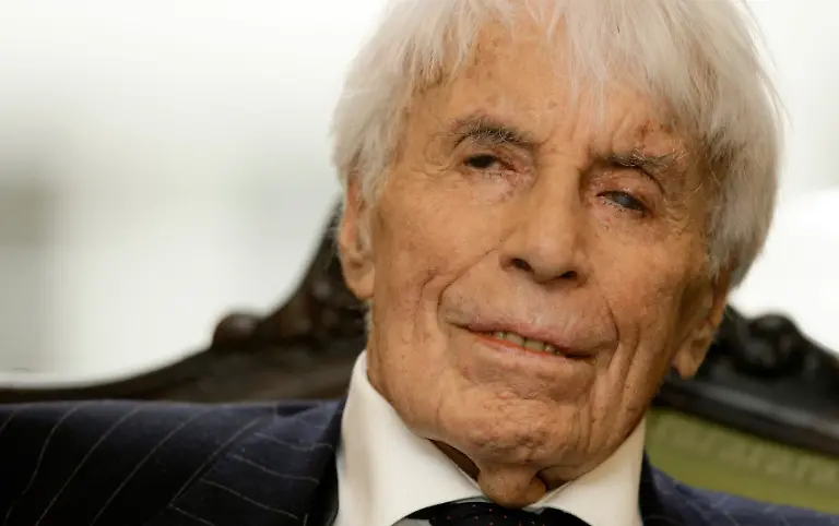 2011-11-29T111159Z-01-BER98-RTRMDNP-3-GERMANY-JPG1498809571863420207