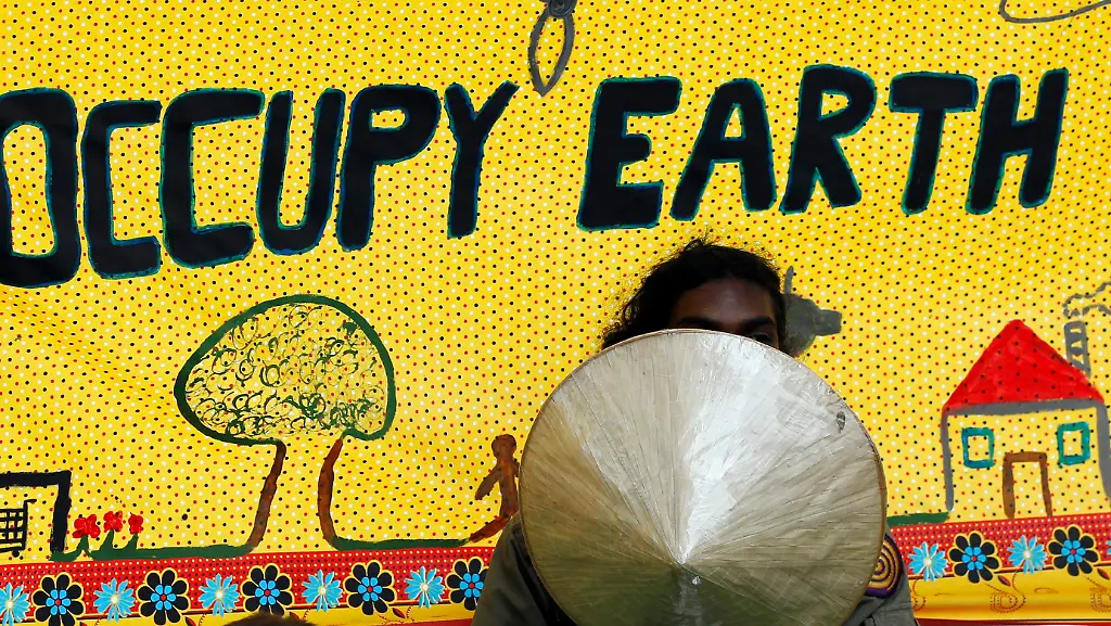 2011-11-28T170732Z-01-SSIB05-RTRMDNP-3-DURBAN-CLIMATE-JPG4062681414924855873