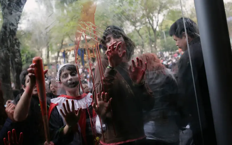 2011-11-27T072002Z-01-CJB11-RTRMDNP-3-MEXICO-JPG160825004879157911